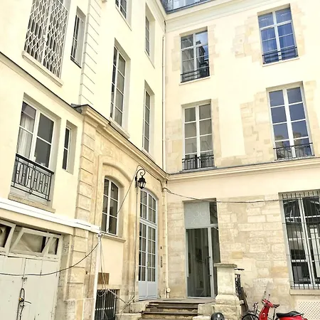 De L'atelier 3 פריז